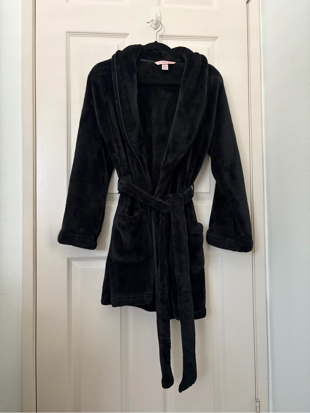 Victoria’s Secret Plush Black Robe with Belt and Pockets XS/S